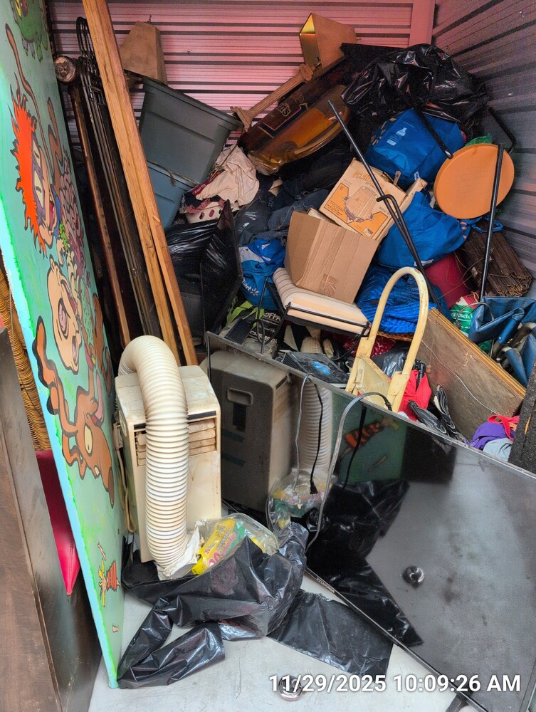 Storage of Barton St  auction IB-9142 30