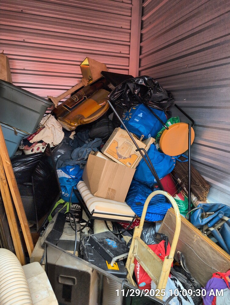 Storage of Barton St  auction IB-9142 40