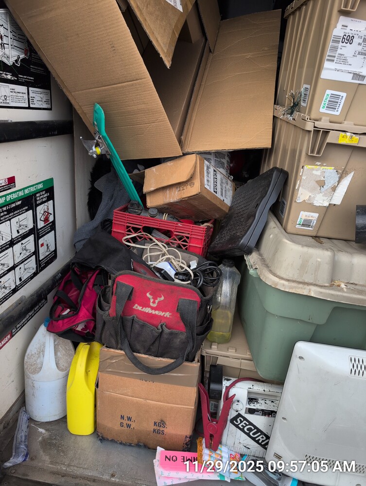 Storage of Barton St  auction IB-3784 60