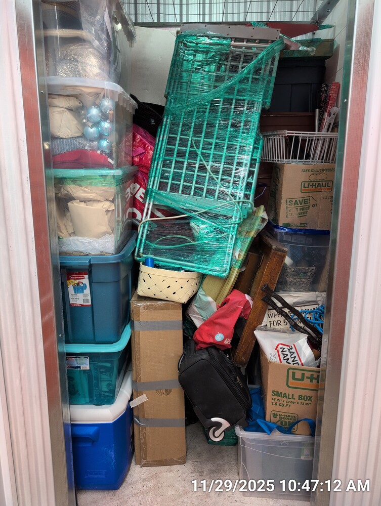 Storage of Hamilton  auction IB-8832 20