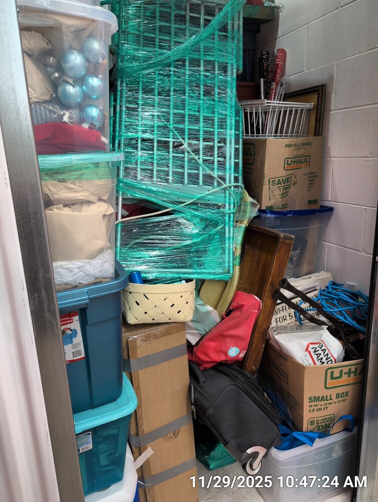 Storage of Hamilton  auction IB-8832 30