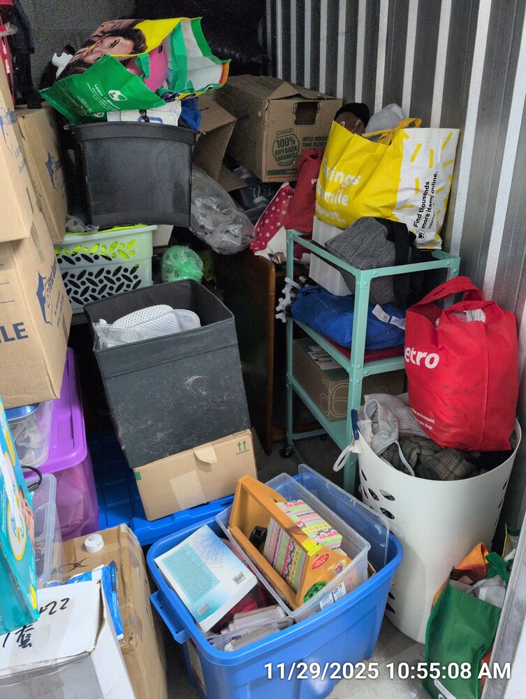 Storage of Hamilton  auction IB-8327 10