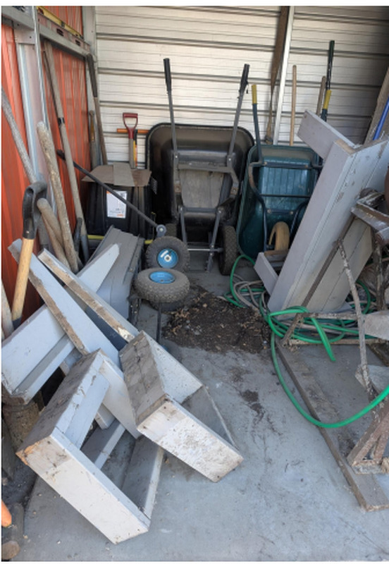 2552 - StorageMart Winterburn RD and 115 Ave  auction IB-5123 10