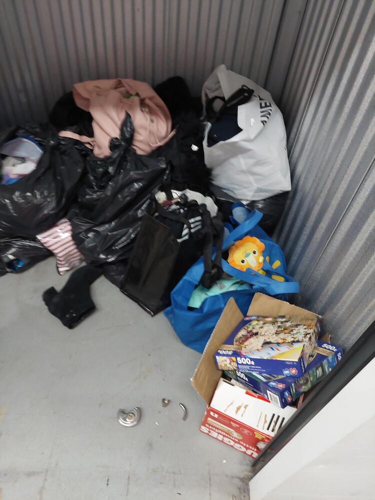 L032 - Depotium Mini-Entrepot -100 Boul. Montreal-Toronto -   auction IB-8468