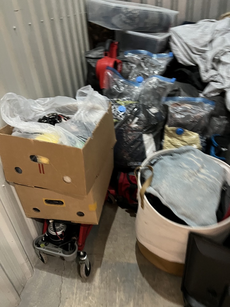 3004 - StorageMart St Thomas  auction IB-3472 10