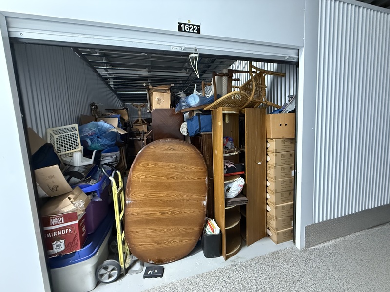 Q SELF STORAGE  auction IB-2752