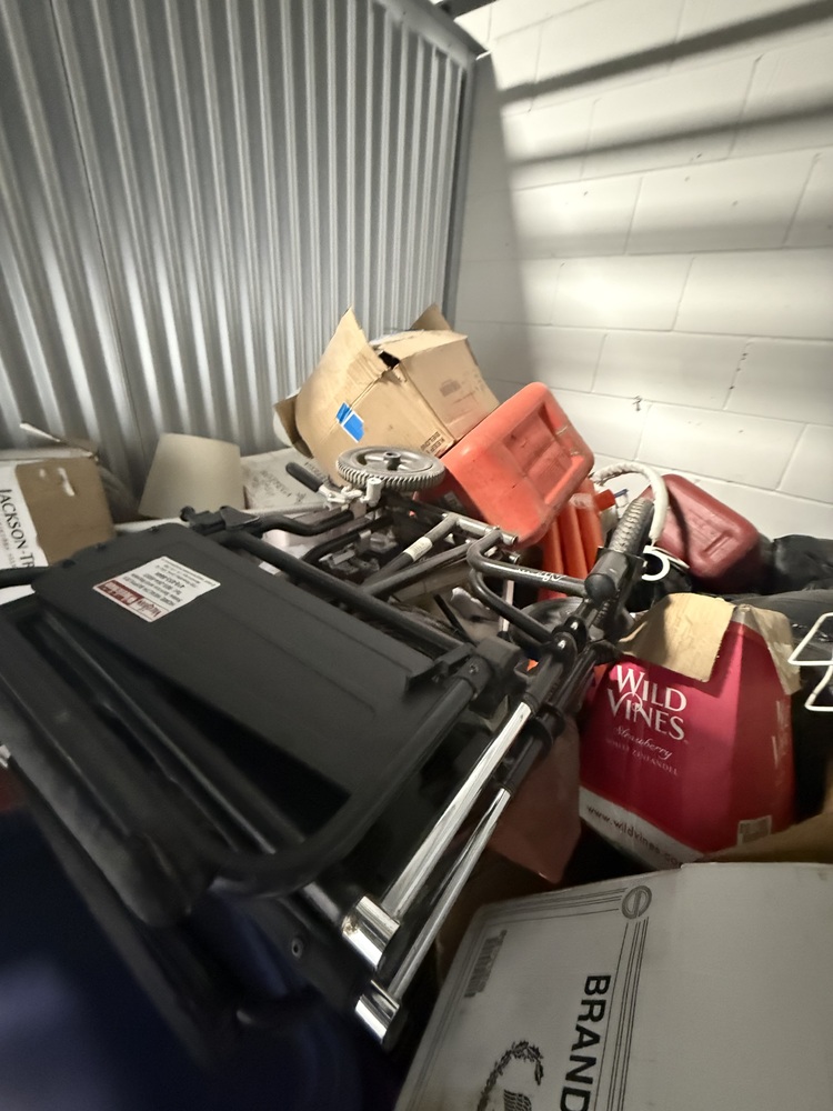 Q SELF STORAGE  auction IB-1248