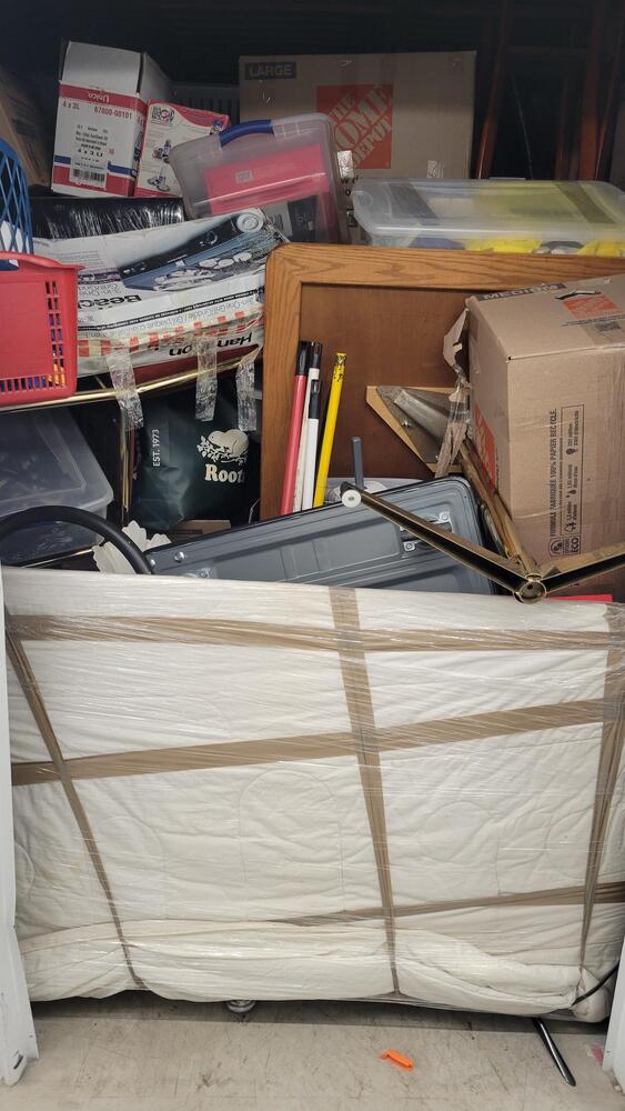 3021 - StorageMart OConnor Drive Toronto  auction IB-6811