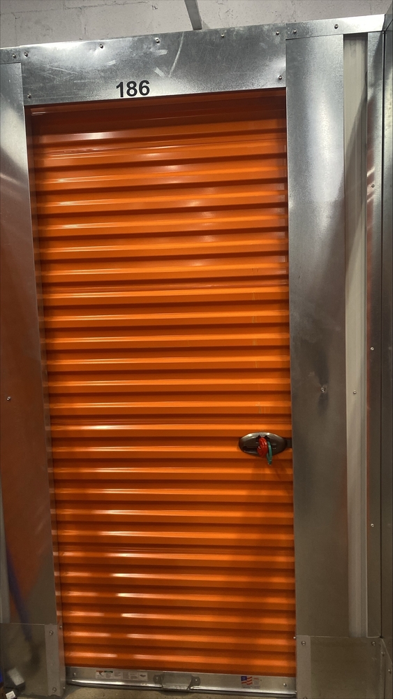 Montreal Mini-Storage - Victoria  auction IB-6057 50