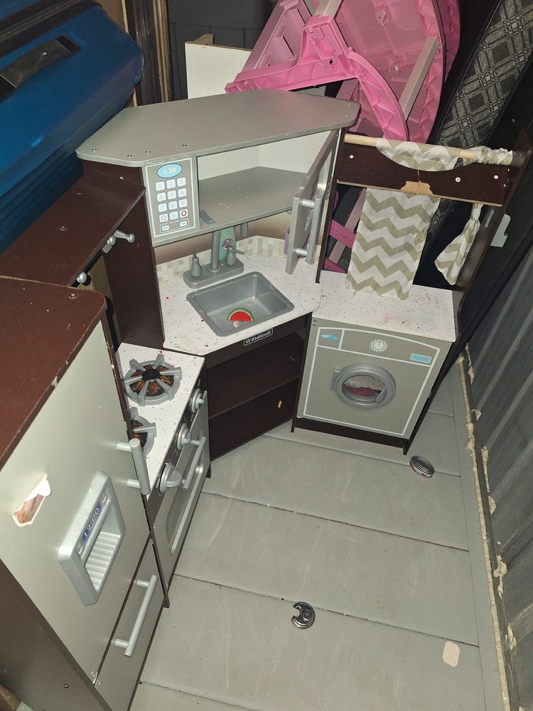 L005 - Access Storage - 37 John Street -   auction IB-6559