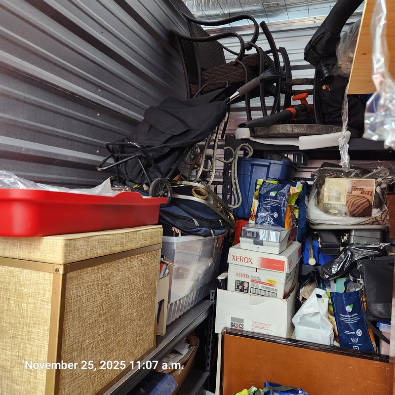 Moving & Storage at Confederation St  auction IB-5419 70