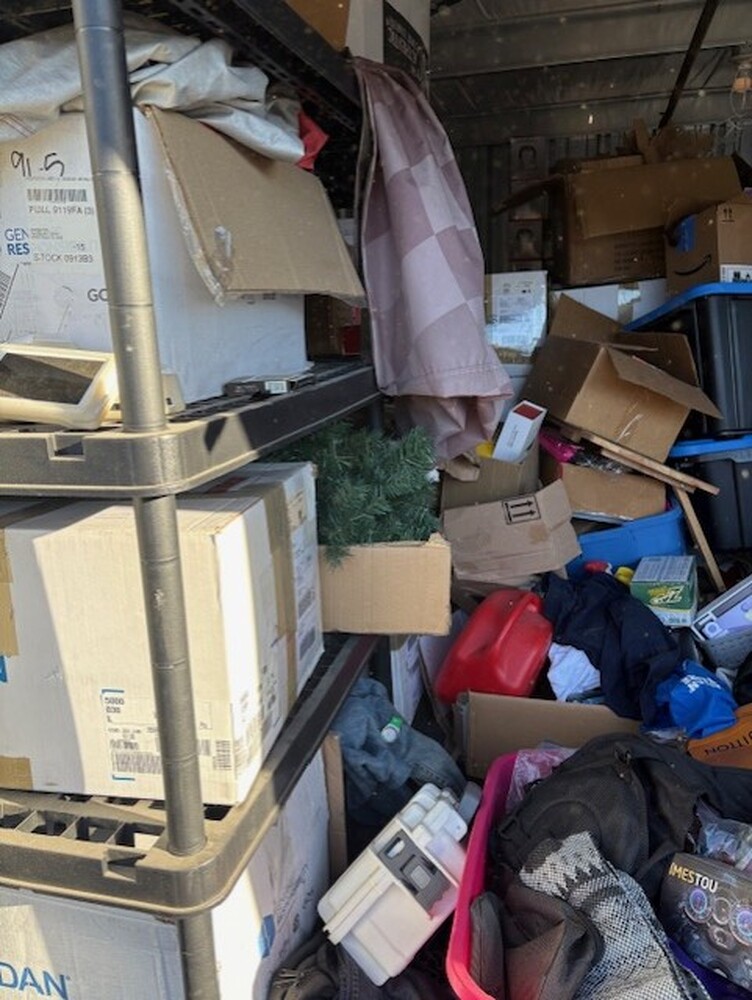 3305 - StorageMart Barlow Trail  auction IB-8464 10