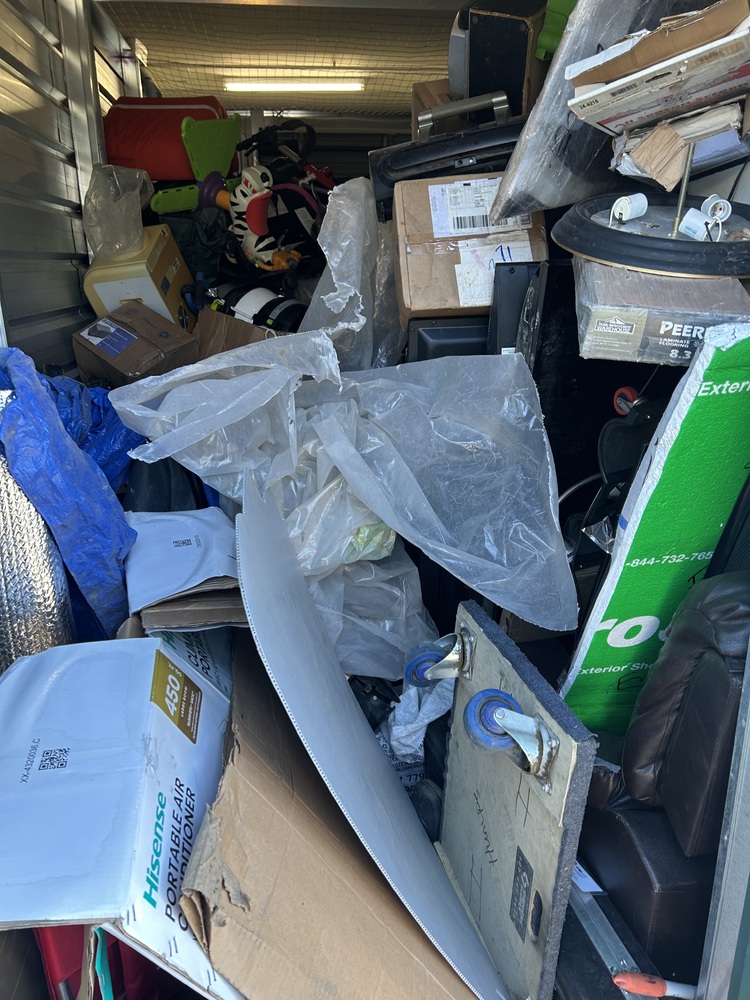 3307-StorageMart 52nd and Peigan Trail  auction IB-6665 10