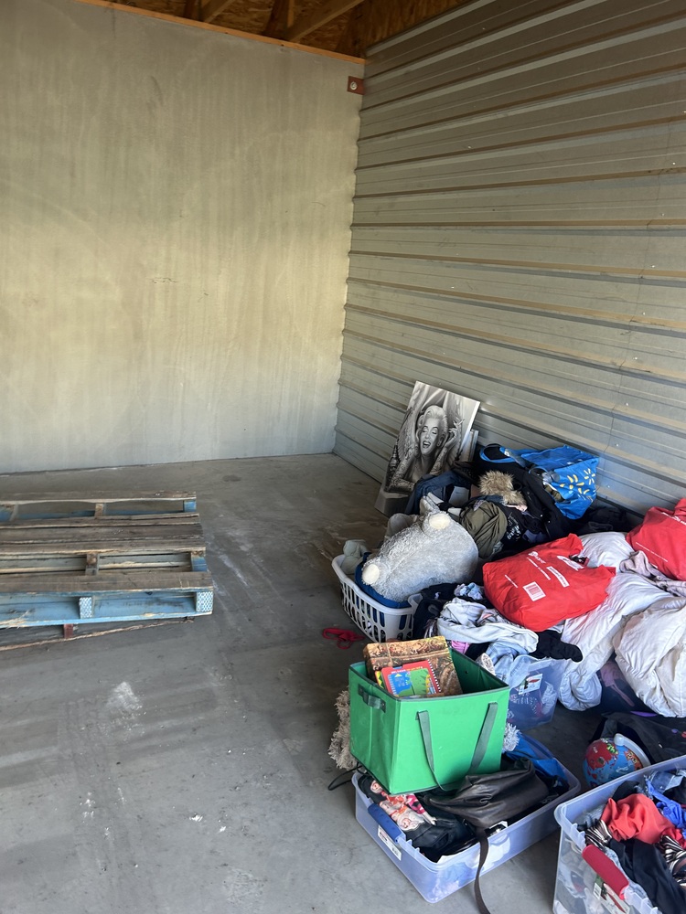 3307-StorageMart 52nd and Peigan Trail  auction IB-9065
