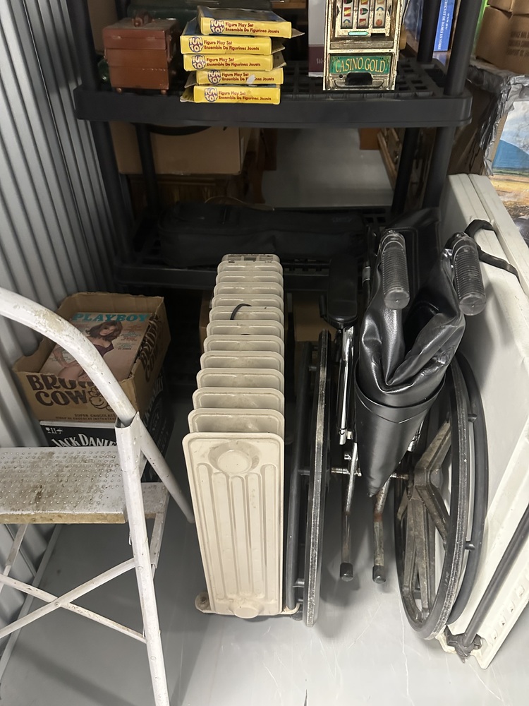 Q SELF STORAGE  auction IB-1268 20