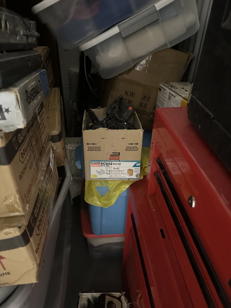 Q SELF STORAGE  auction IB-9639