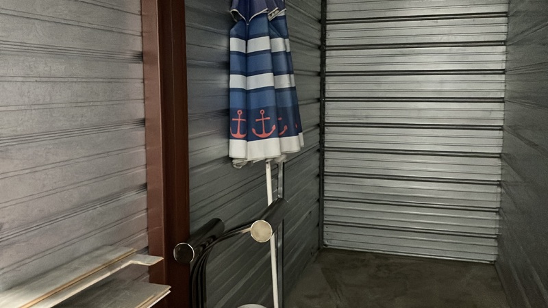 Advanced Self Storage  - North Vancouver  auction IB-2687 50