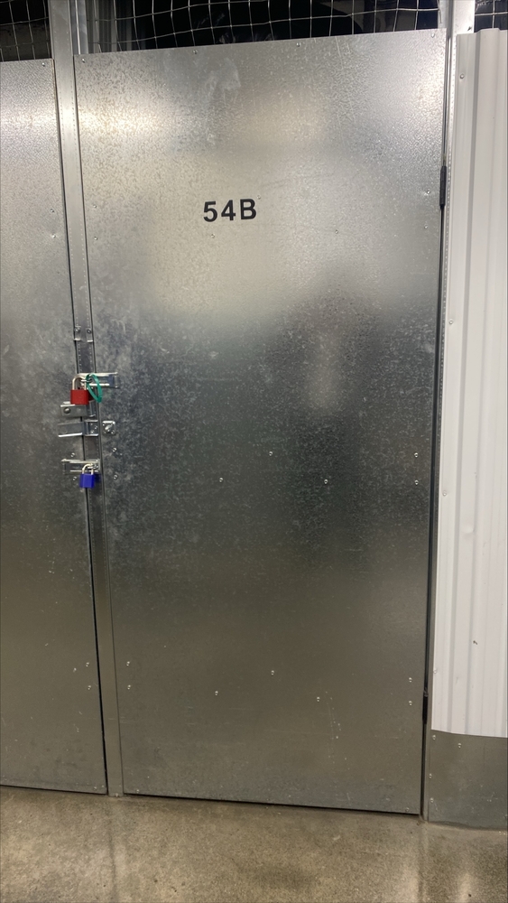 Montreal Mini-Storage - Victoria  auction IB-3271 60