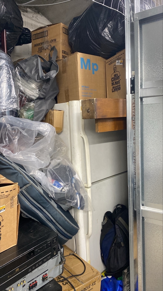 Montreal Mini-Storage - Victoria  auction IB-3271 80