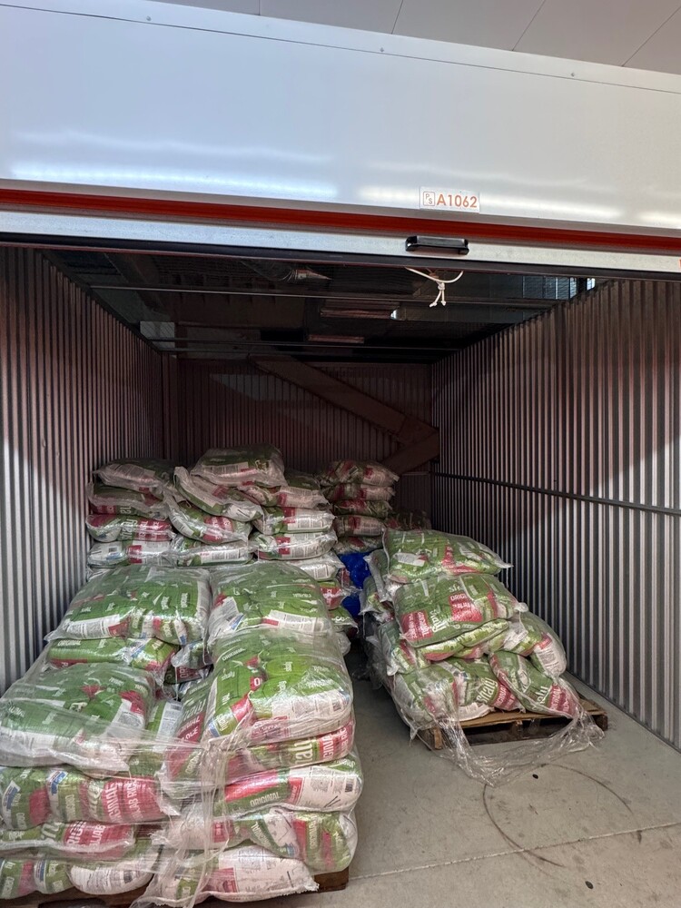 Public Storage P0049 -N Service Rd W  auction IB-9762