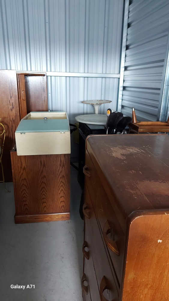Stanley Self Storage  auction IB-7085 30
