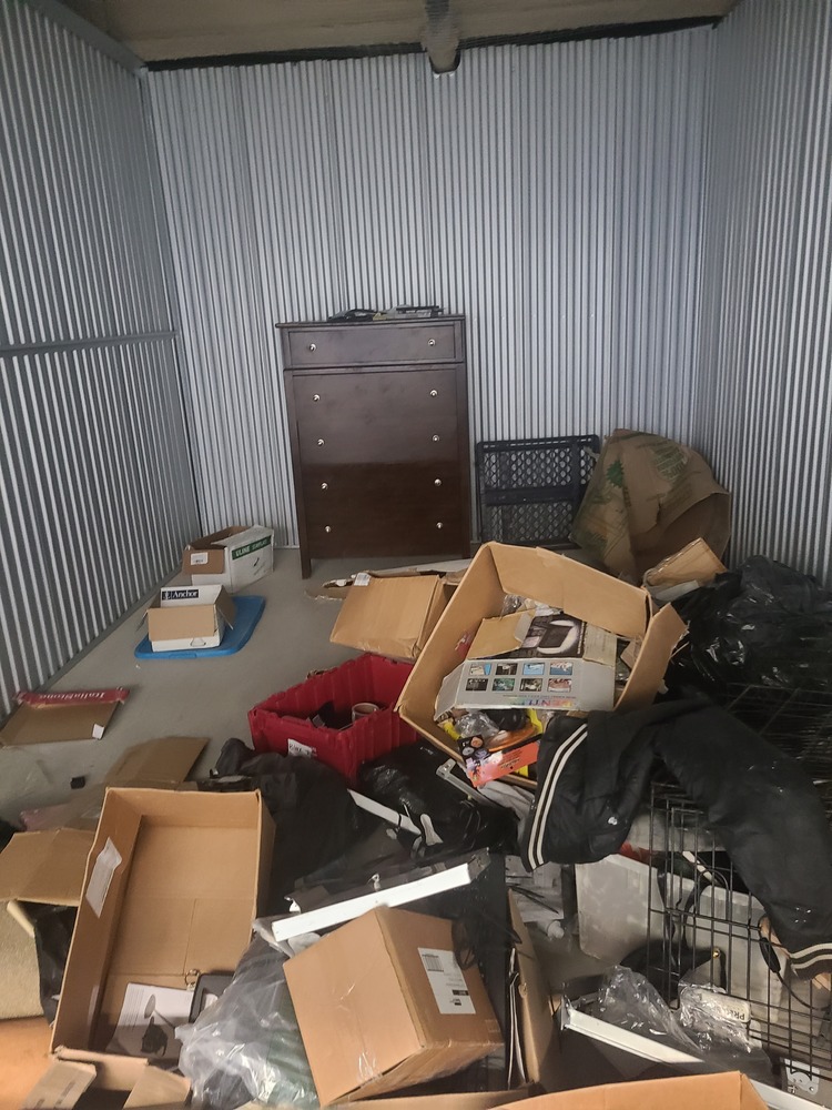 3013 - StorageMart Todd Baylis Blvd Toronto  auction IB-1540 40