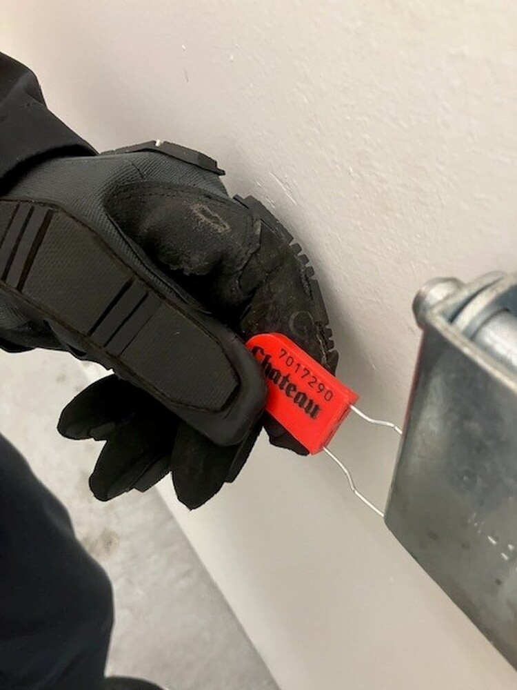 Public Storage P0012 -136th St (King George Hwy)  auction IB-1985