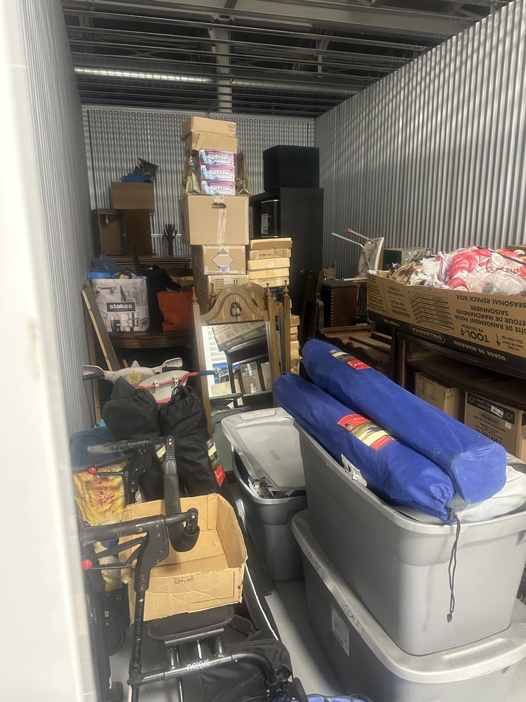 Q SELF STORAGE  auction IB-7585 10