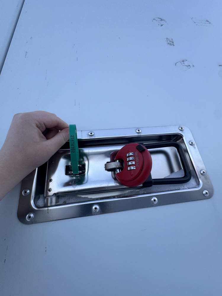 Montreal Mini-Storage - Ste-Julie  auction IB-9040 10