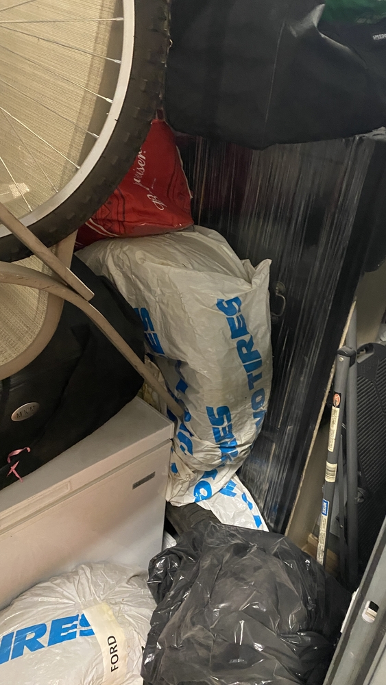 Montreal Mini-Storage - Jarry  auction IB-3740 50