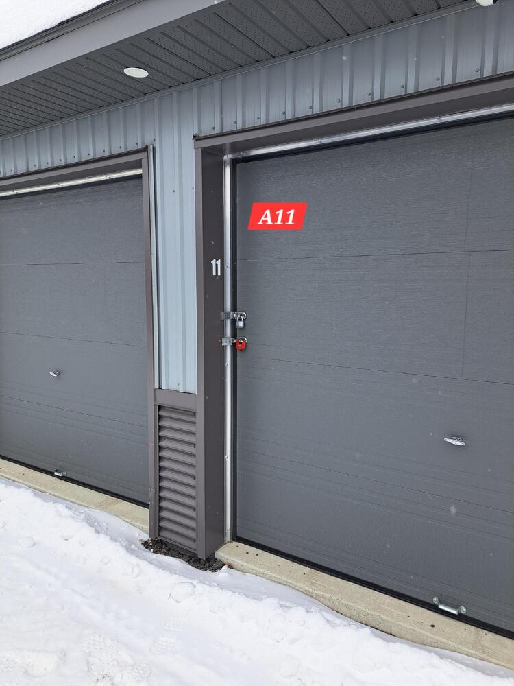 Montreal Mini-Storage - Val-Morin  auction IB-2011 10