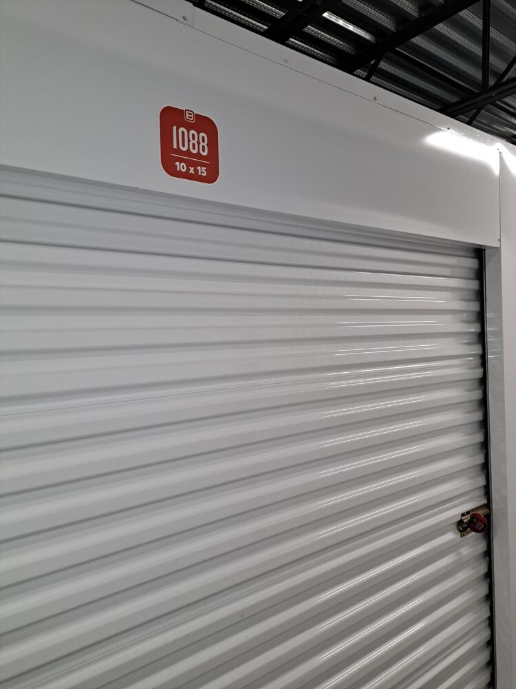 Montreal Mini-Storage - Baron  auction IB-2672