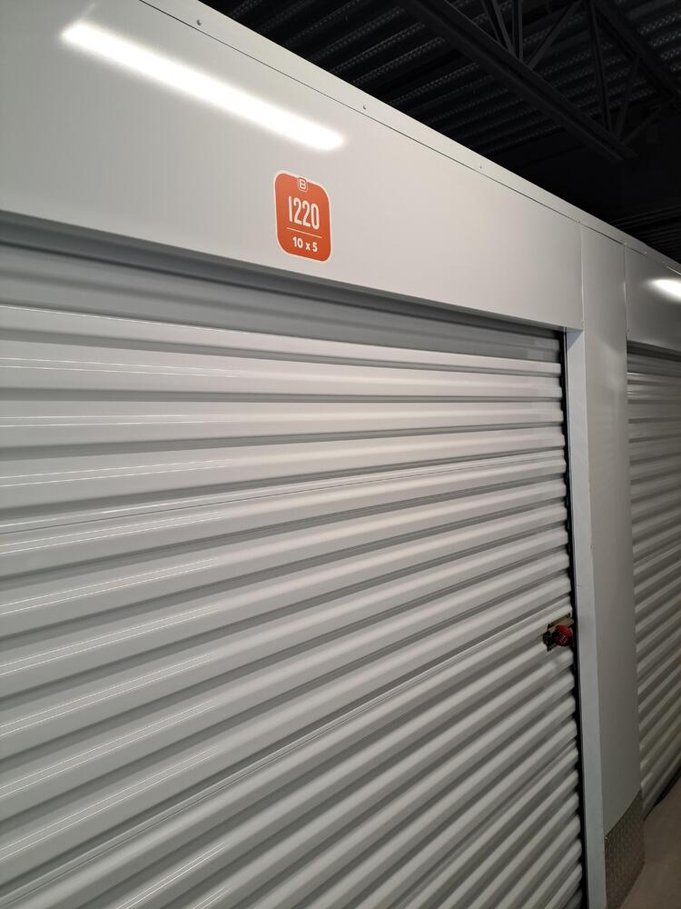 Montreal Mini-Storage - Baron  auction IB-6041