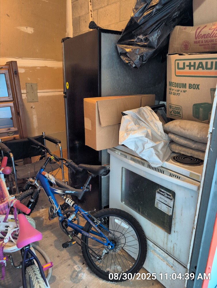 Storage of Stoney Creek  auction IB-1233 30