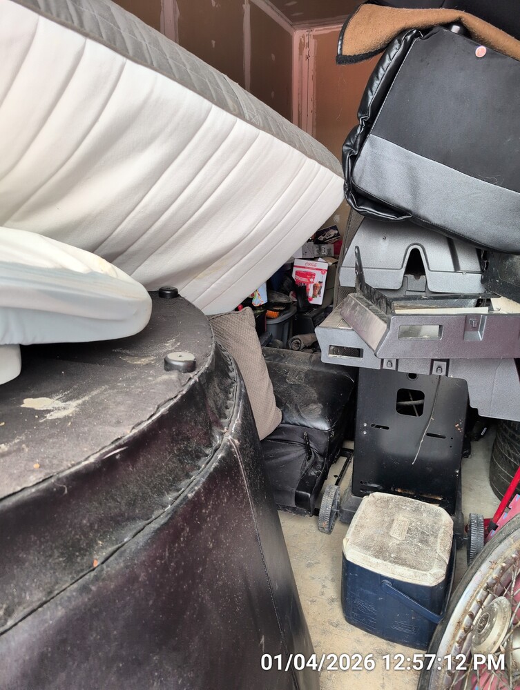 Storage of Stoney Creek  auction IB-8072 50