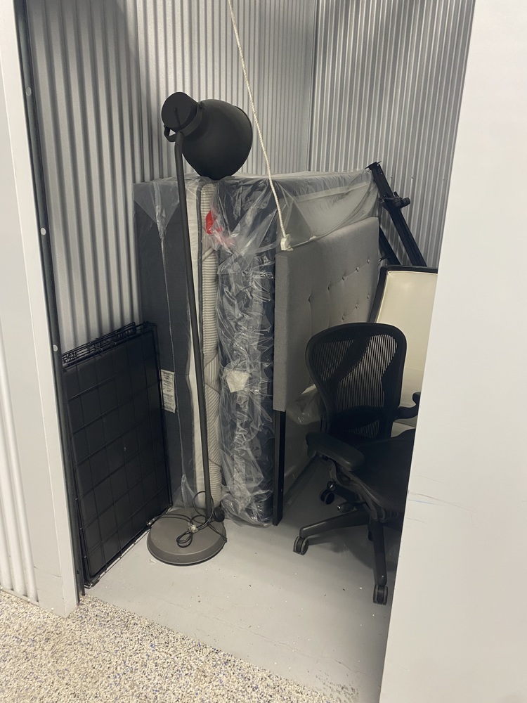 Q SELF STORAGE  auction IB-2635 20