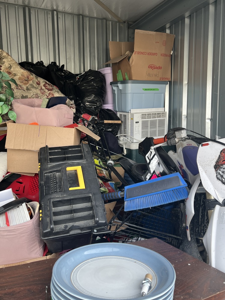 3004 - StorageMart St Thomas  auction IB-1884