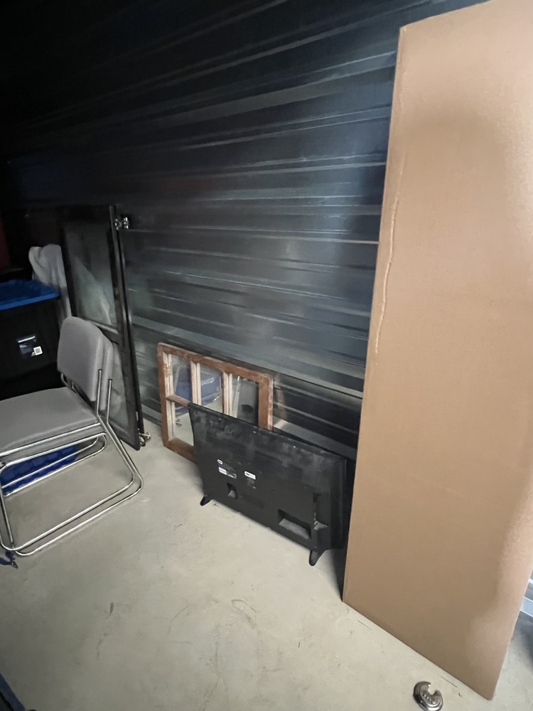 3004 - StorageMart St Thomas  auction IB-5295