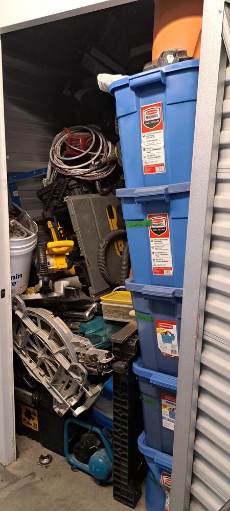 3008 - StorageMart Kipling  auction IB-8676 10