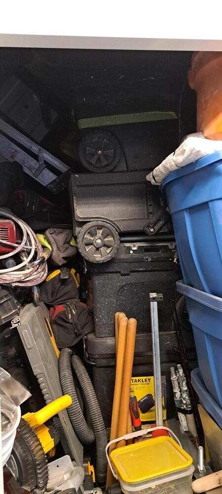 3008 - StorageMart Kipling  auction IB-8676