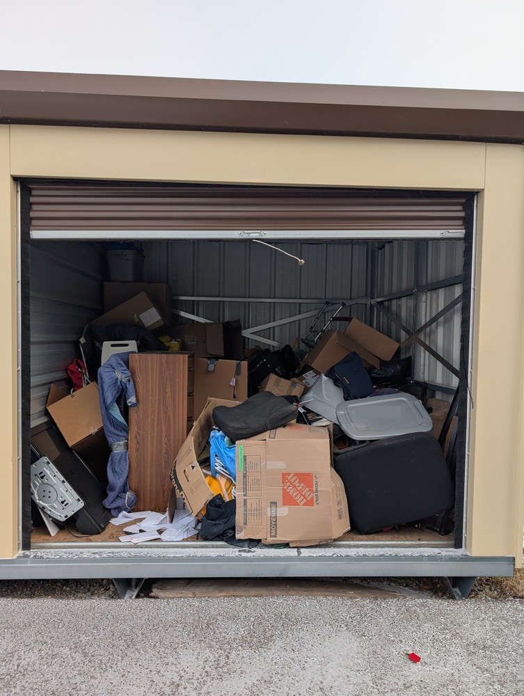 2570 - StorageMart  Westside Dr W  auction IB-7821