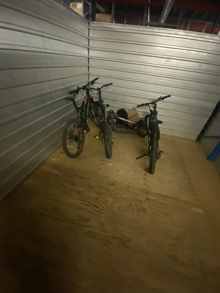 3107 -StorageMart  Downtown  auction IB-8627