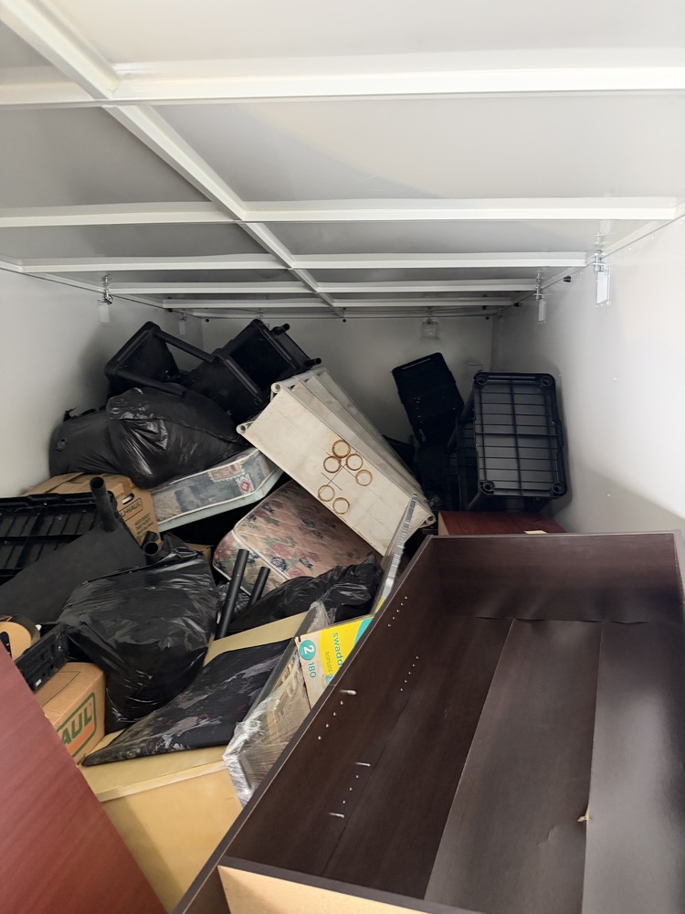 The Storage Box - Windsor  auction IB-8280 10