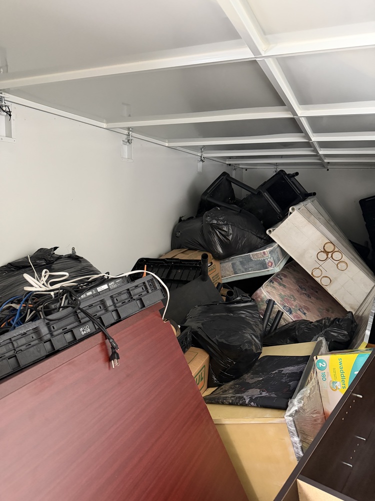 The Storage Box - Windsor  auction IB-8280 50