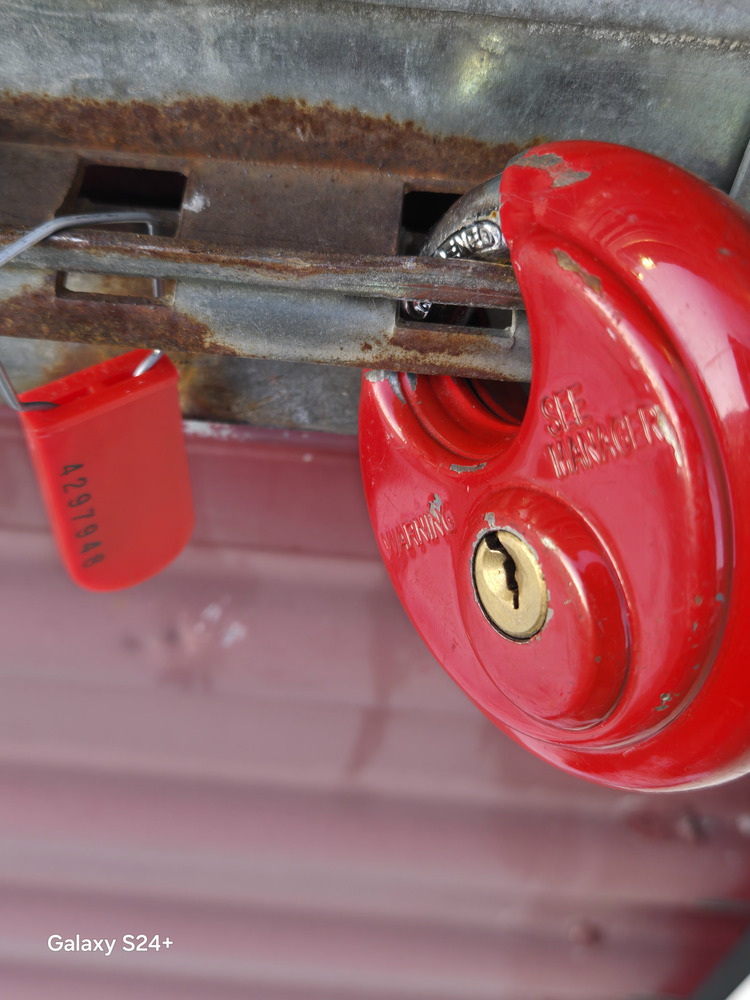 1-800-Self-Storage.com of Grand Blanc  auction IB-3916 10