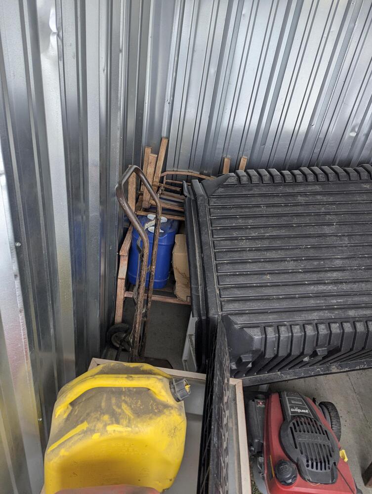3305 - StorageMart Barlow Trail  auction IB-4884 50