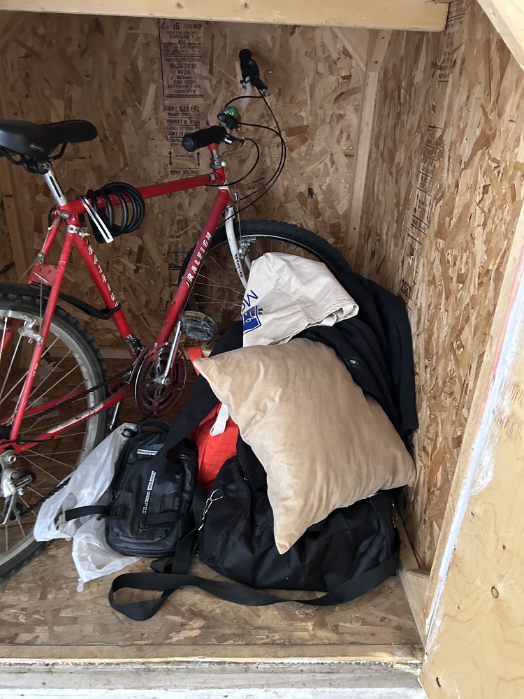 3307-StorageMart 52nd and Peigan Trail  auction IB-8037