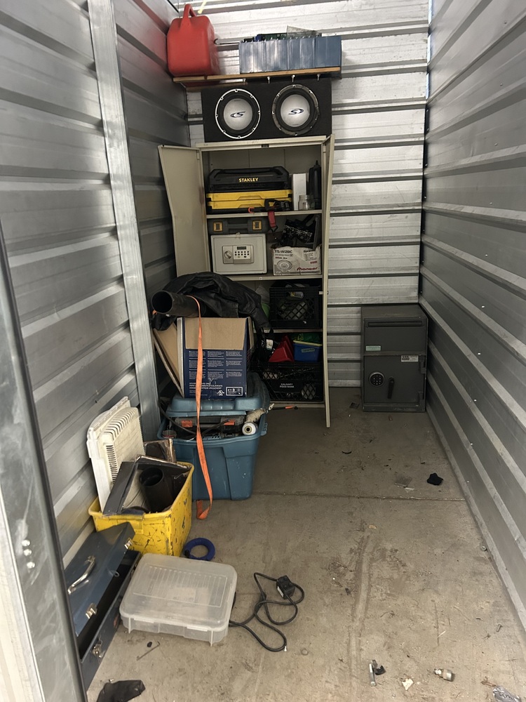 3307-StorageMart 52nd and Peigan Trail  auction IB-8185