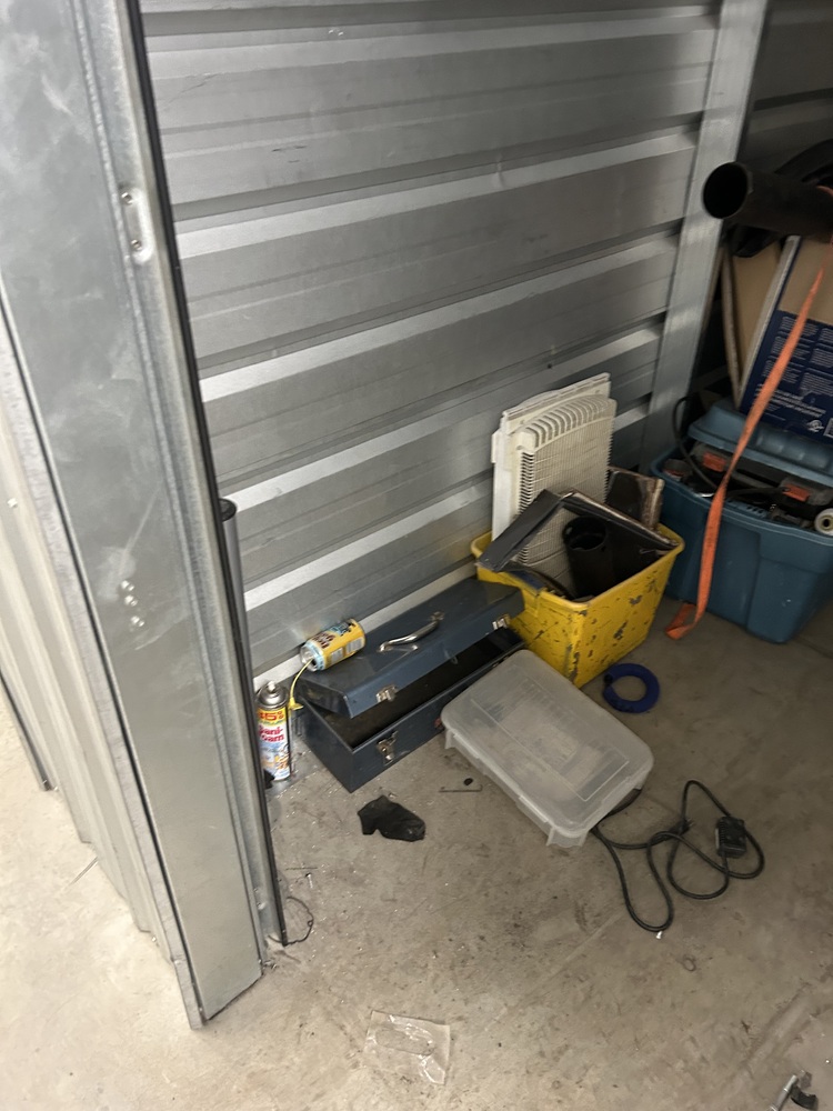 3307-StorageMart 52nd and Peigan Trail  auction IB-8185 10
