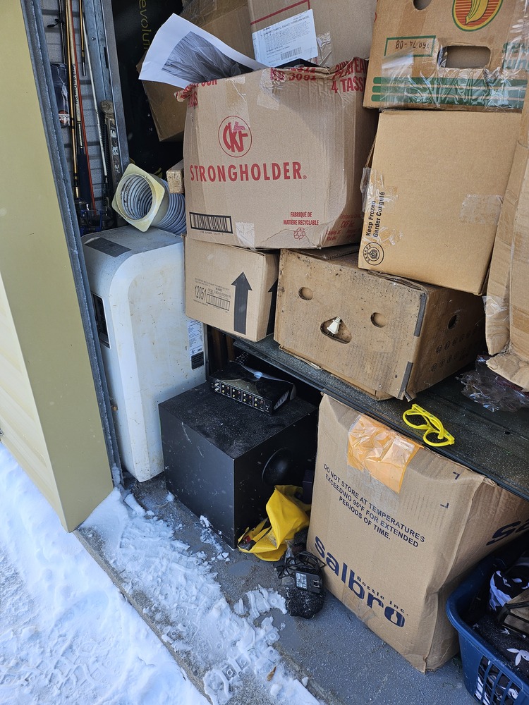 3035 - StorageMart Belleville  auction IB-3303 100